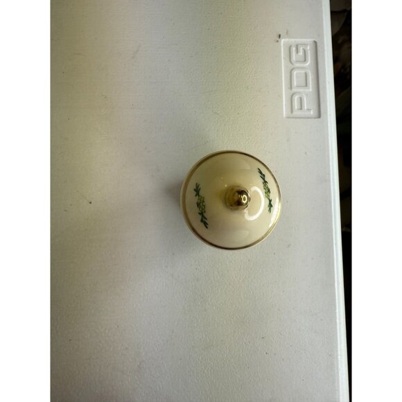 Vintage Coriander The Lenox Spice Garden 1992 Fine Porcelain Spice Jar - Picture 5 of 9